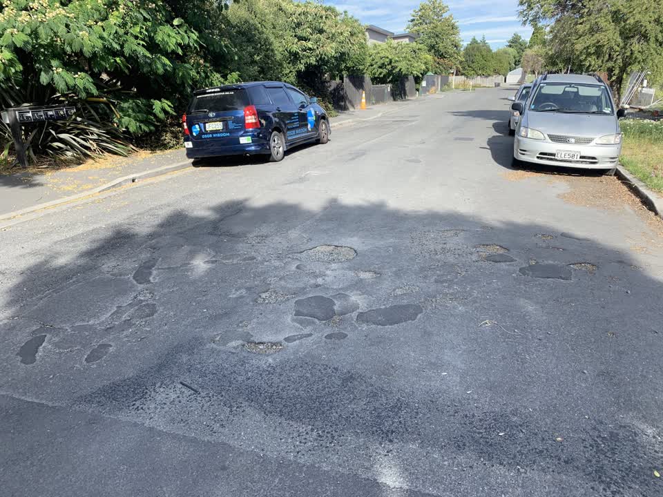 The photograph attached to this roading/streets report