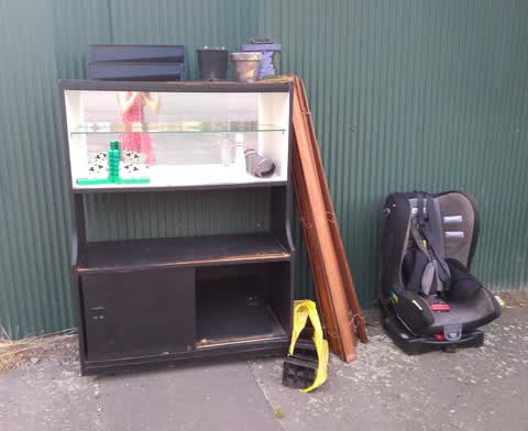 Rubbish/Recycling, a report photo