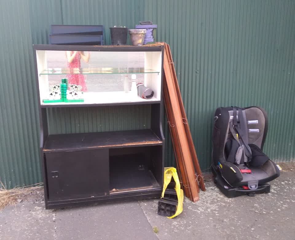 The photograph attached to this rubbish/recycling report