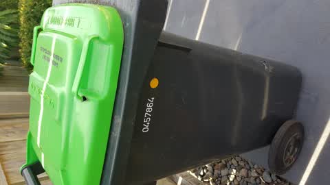 Rubbish/Recycling, a report photo