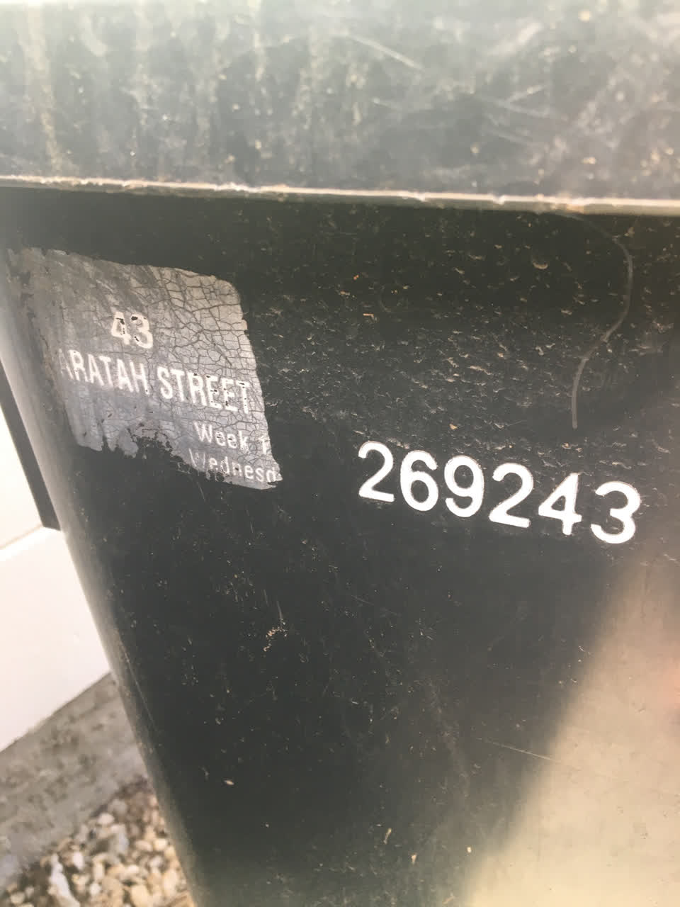 The photograph attached to this rubbish/recycling report