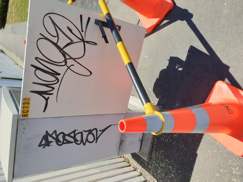 The photograph attached to this graffiti report