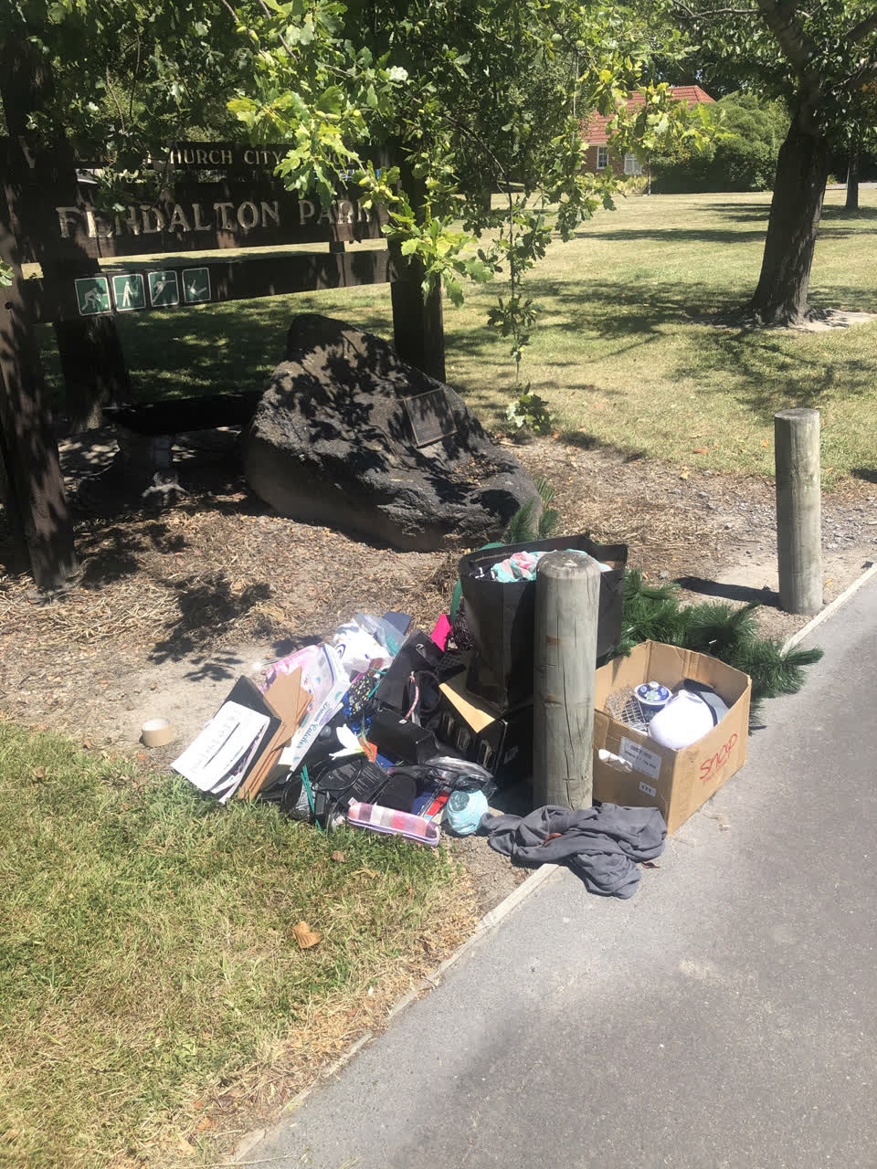 The photograph attached to this rubbish/recycling report
