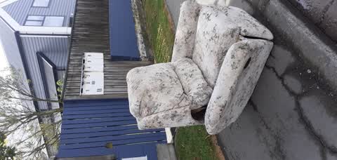 Rubbish/Recycling, a report photo