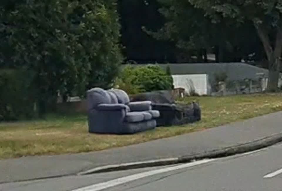 The photograph attached to this rubbish/recycling report