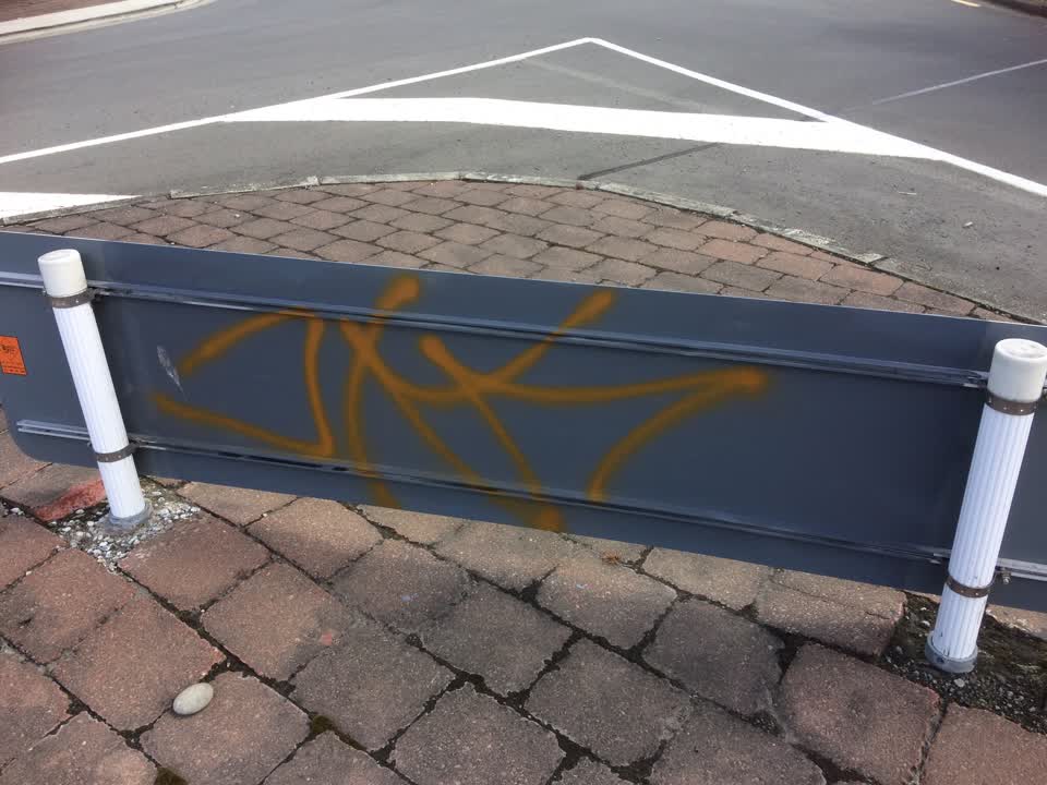 The photograph attached to this graffiti report