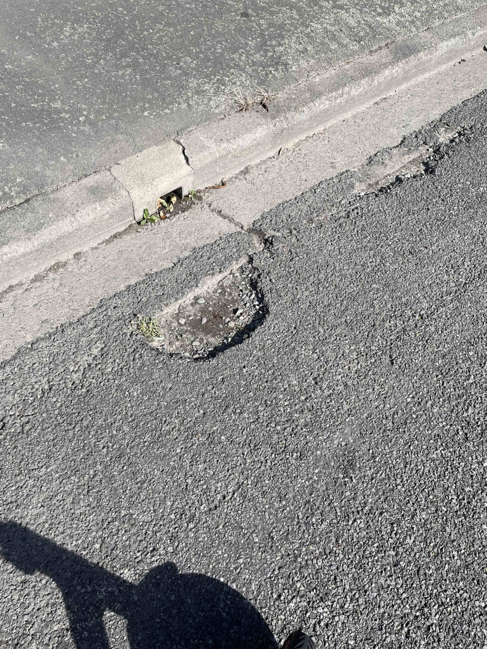 The photograph attached to this roading/streets report