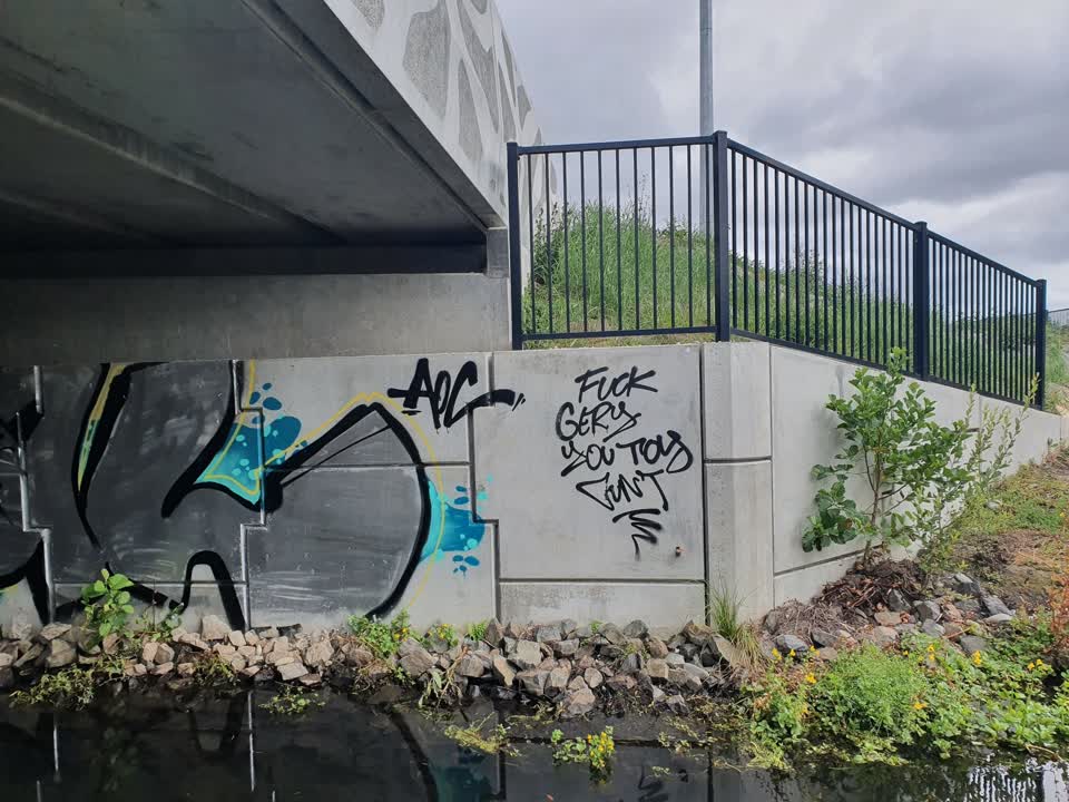 The photograph attached to this graffiti report