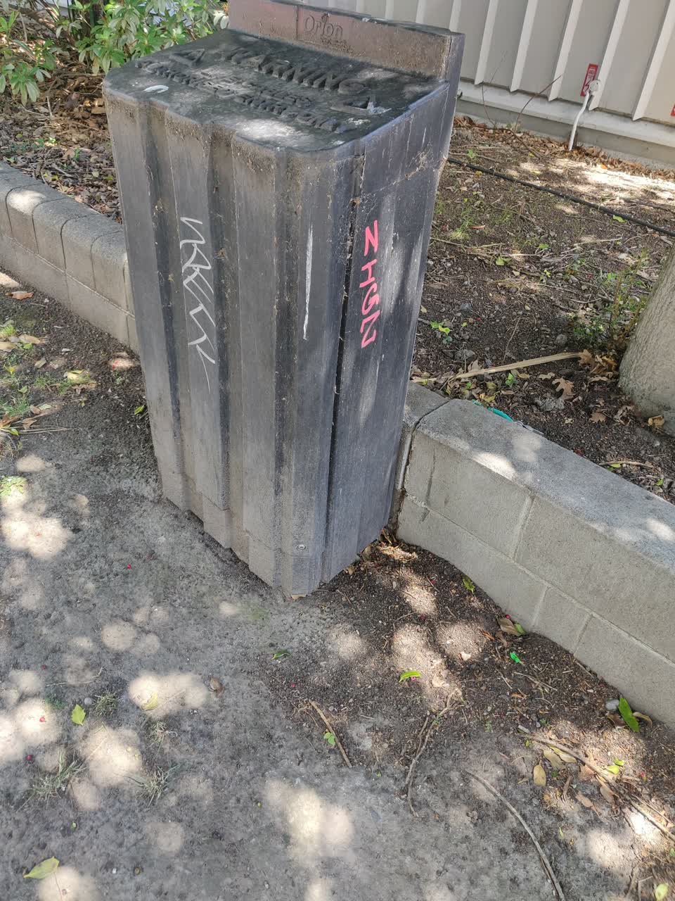 The photograph attached to this graffiti report