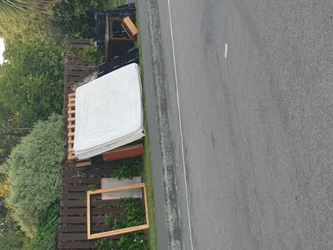 Rubbish/Recycling, a report photo