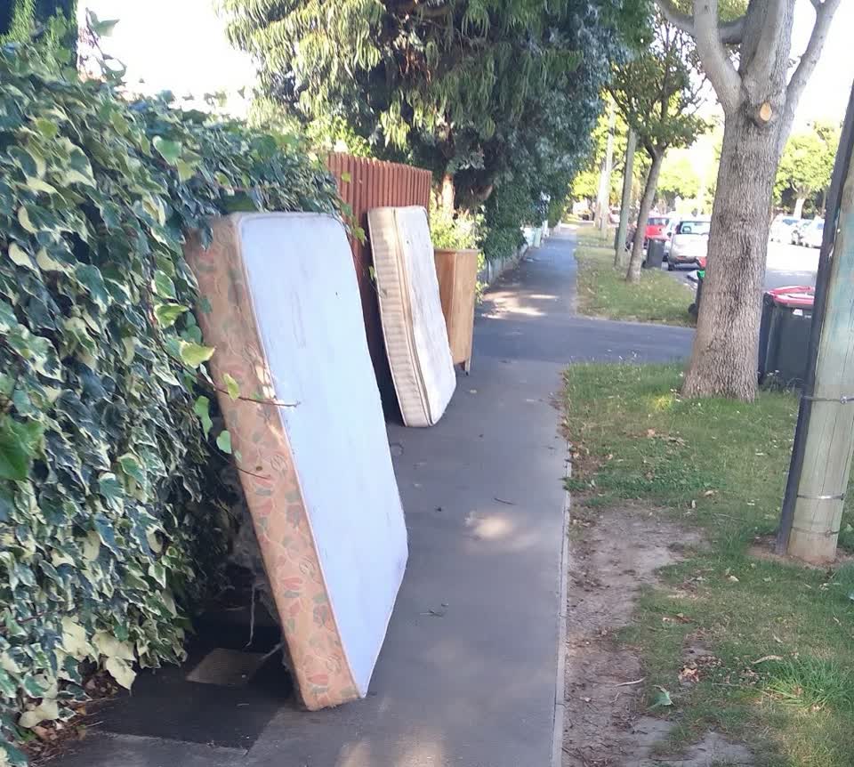 The photograph attached to this rubbish/recycling report