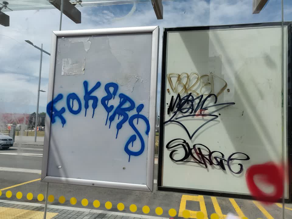The photograph attached to this graffiti report