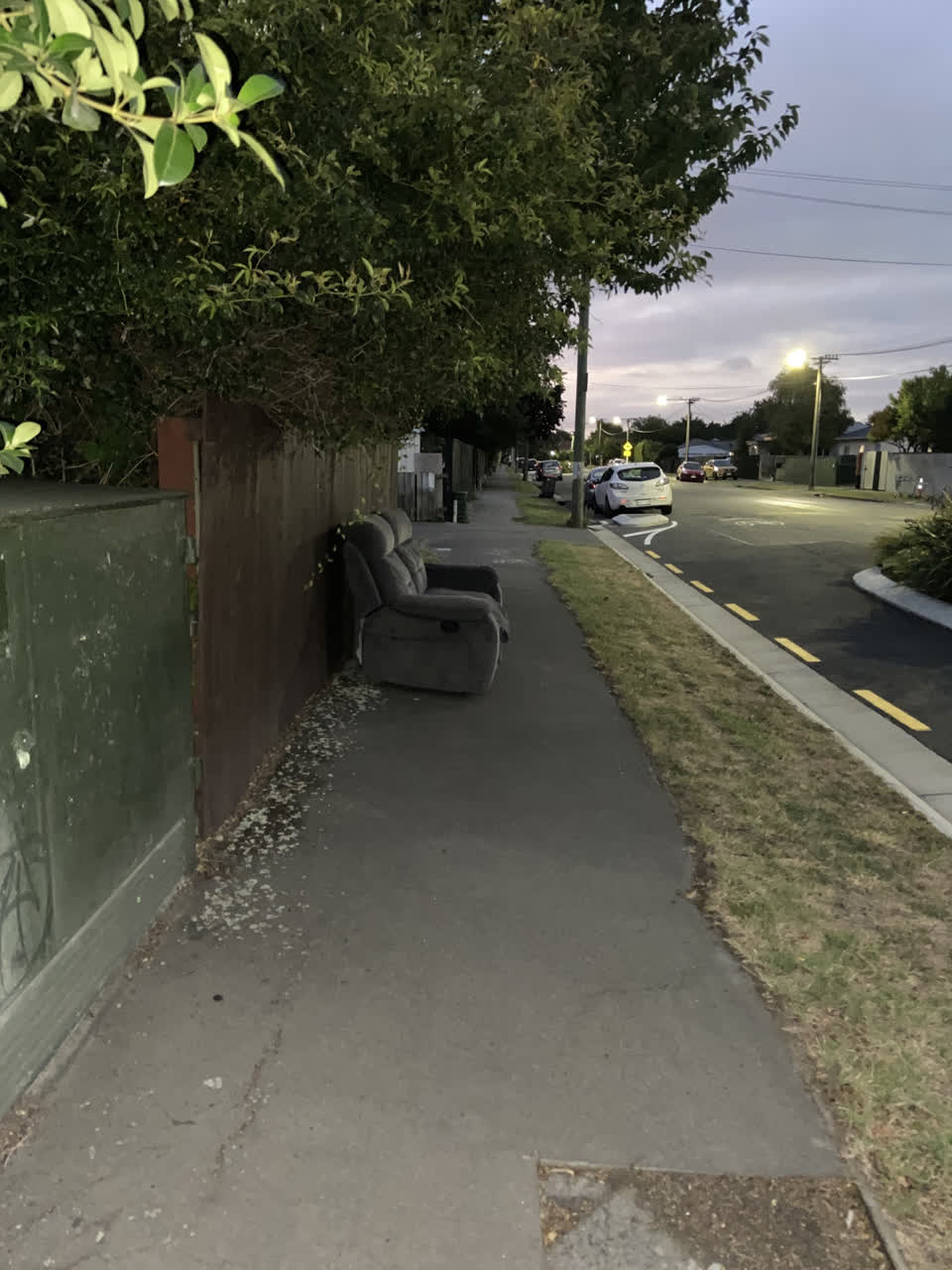 The photograph attached to this rubbish/recycling report