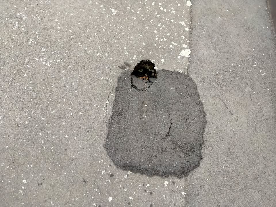 The photograph attached to this roading/streets report