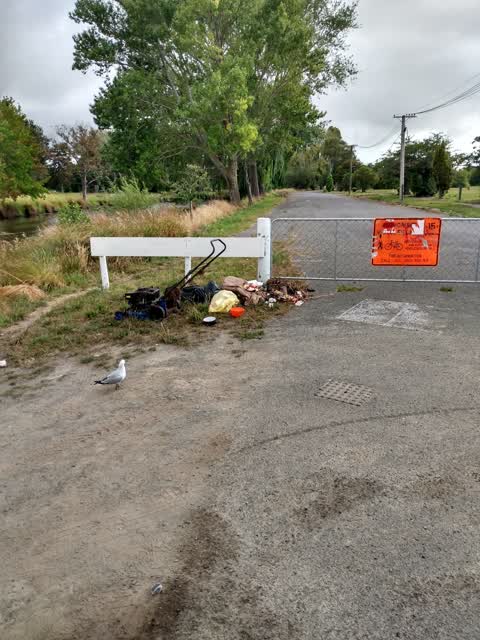 Rubbish/Recycling, a report photo