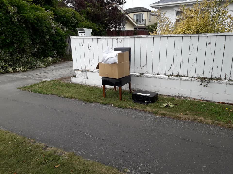 The photograph attached to this rubbish/recycling report