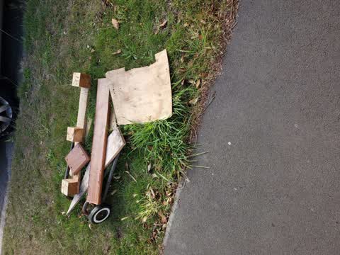 Rubbish/Recycling, a report photo