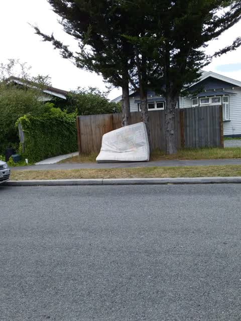 Rubbish/Recycling, a report photo