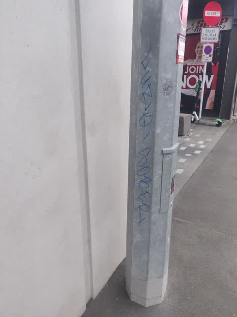 Graffiti, a report photo