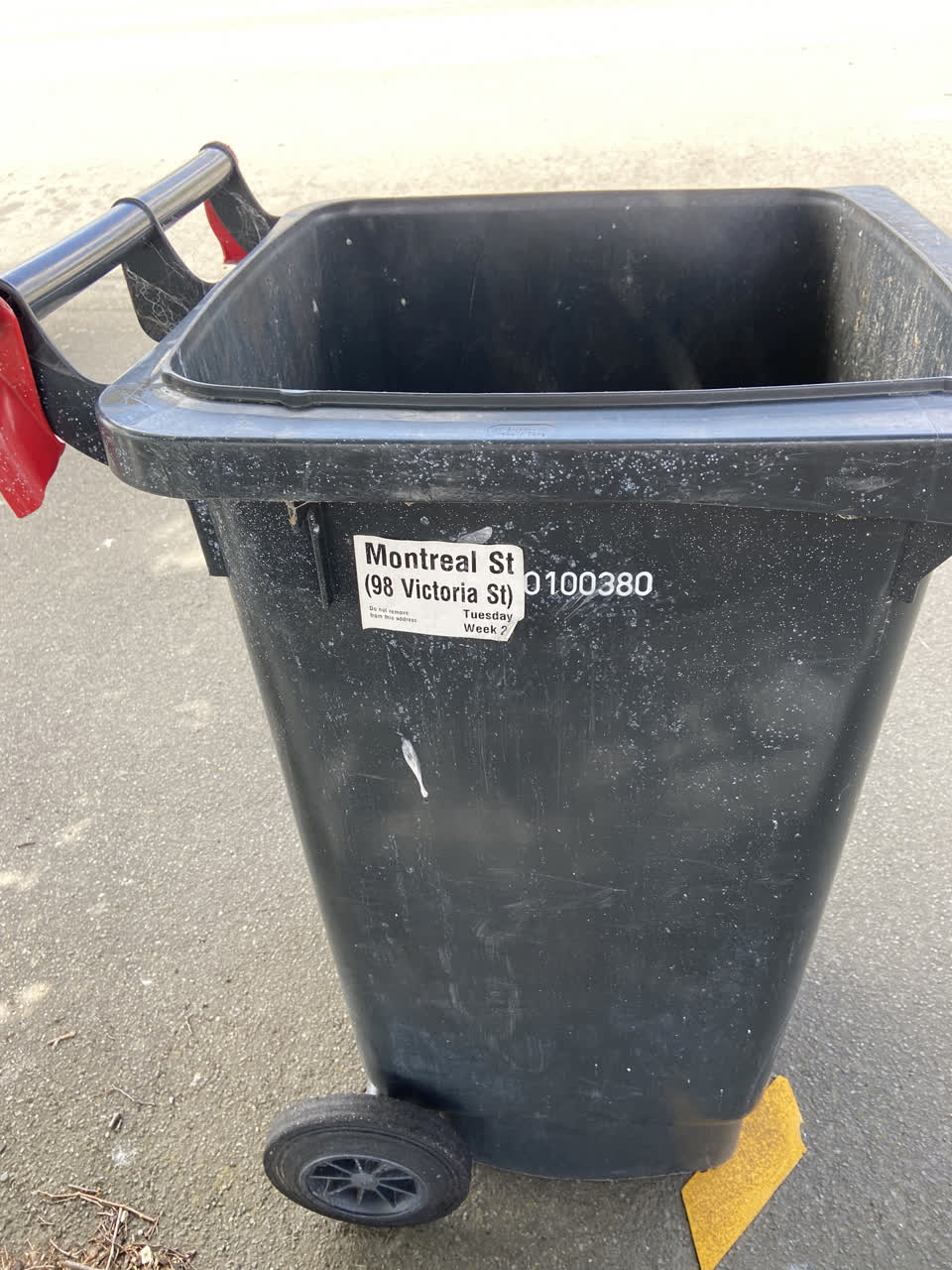 The photograph attached to this rubbish/recycling report
