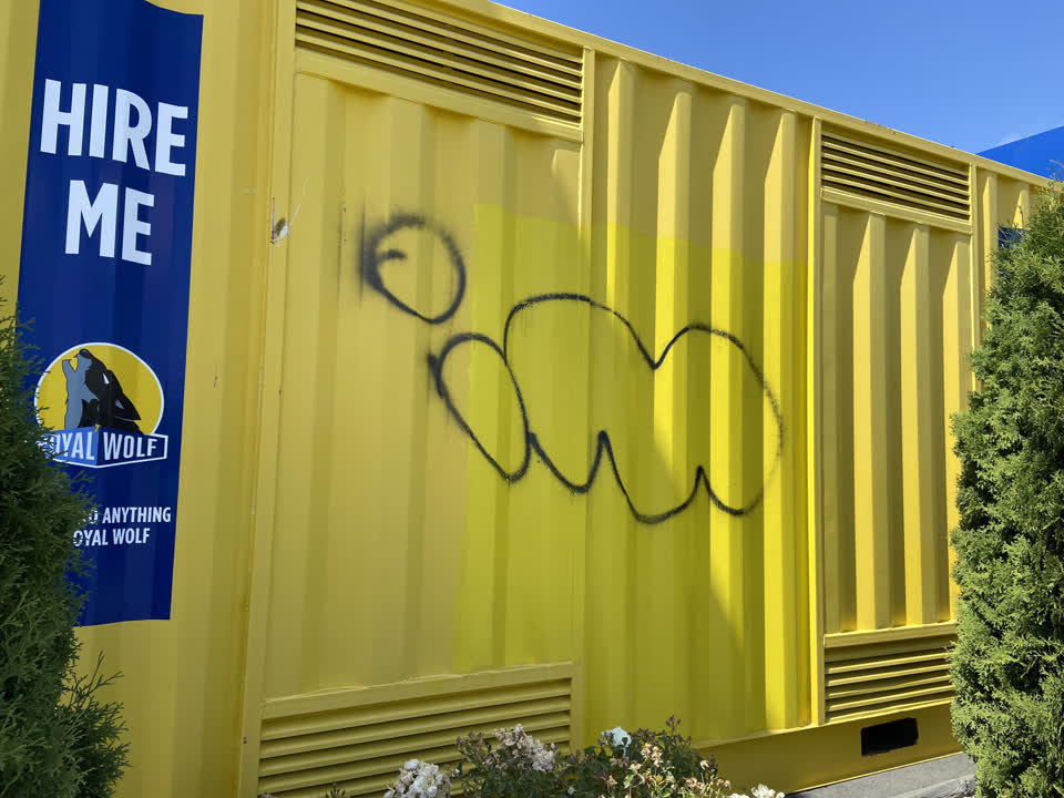 The photograph attached to this graffiti report