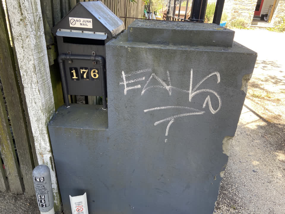 The photograph attached to this graffiti report