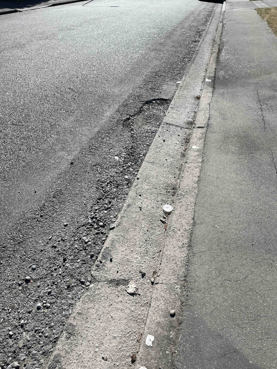 The photograph attached to this roading/streets report