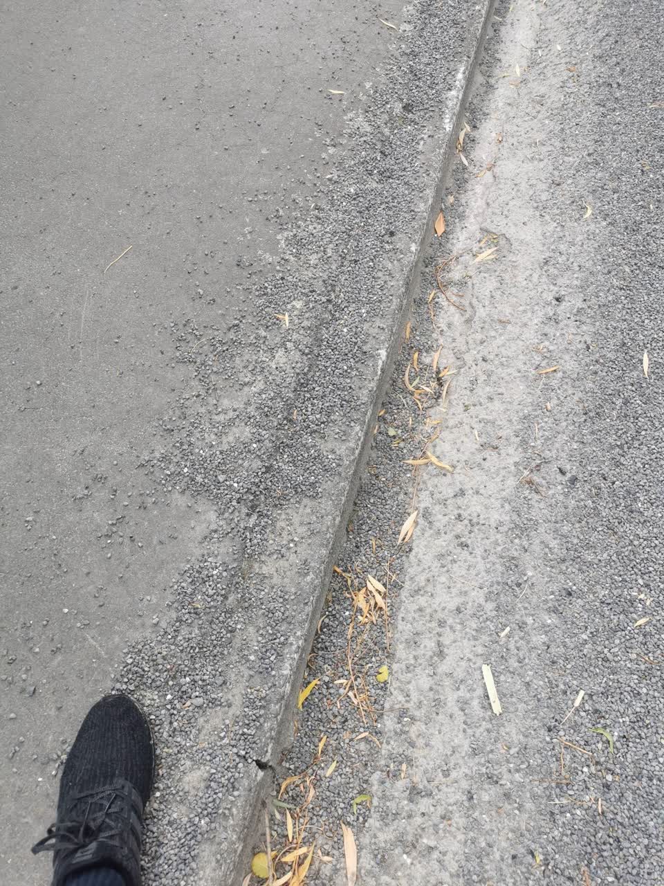 The photograph attached to this roading/streets report