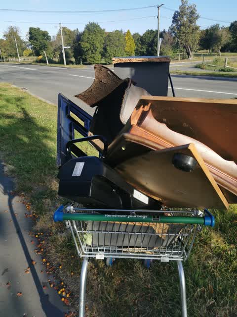 Rubbish/Recycling, a report photo