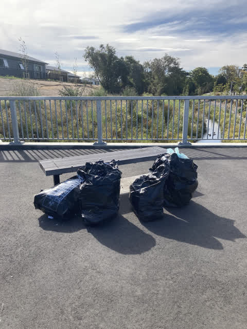 Rubbish/Recycling, a report photo