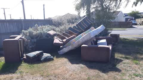 Rubbish/Recycling, a report photo