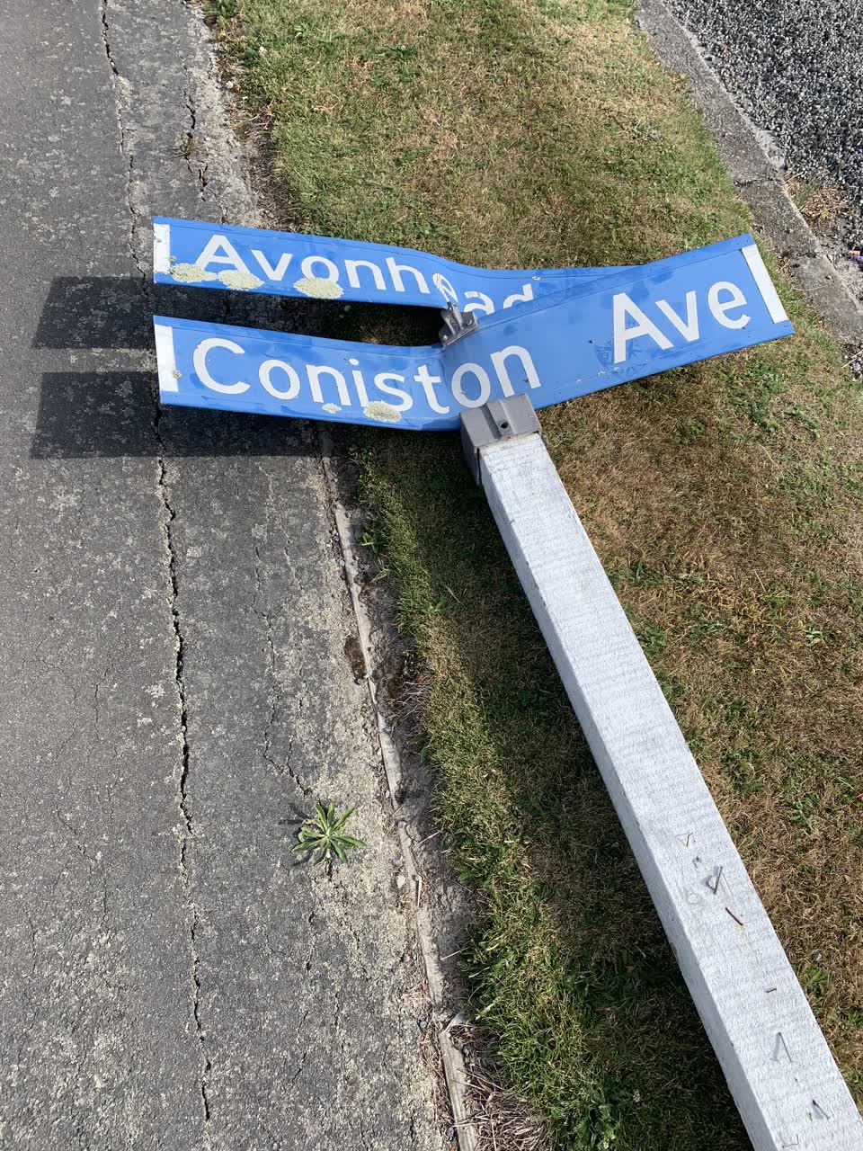 The photograph attached to this roading/streets report