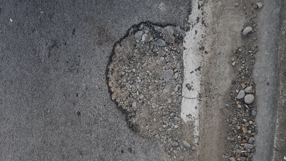 The photograph attached to this roading/streets report