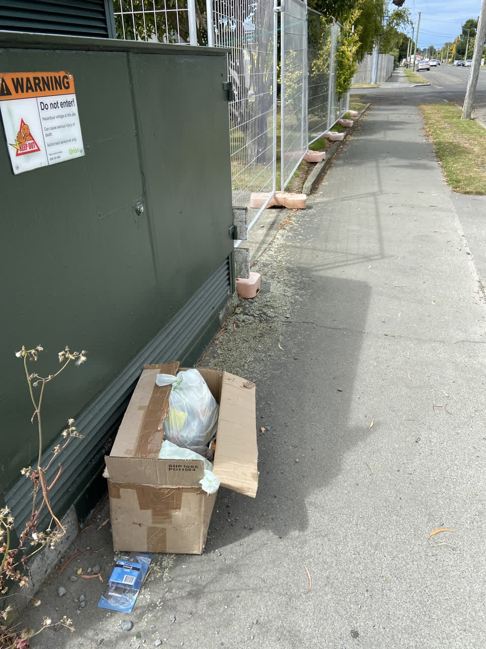 The photograph attached to this rubbish/recycling report