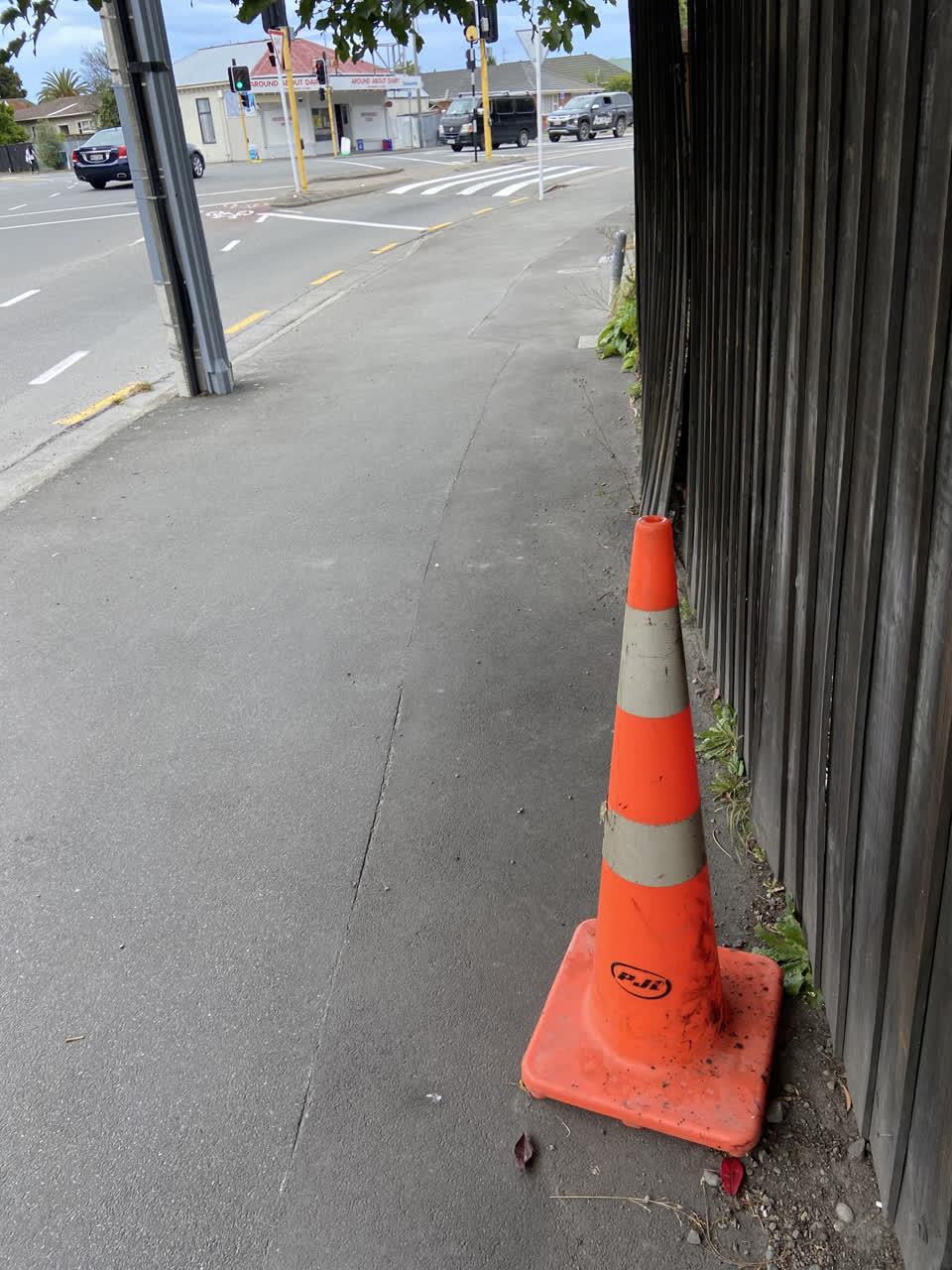 The photograph attached to this roading/streets report