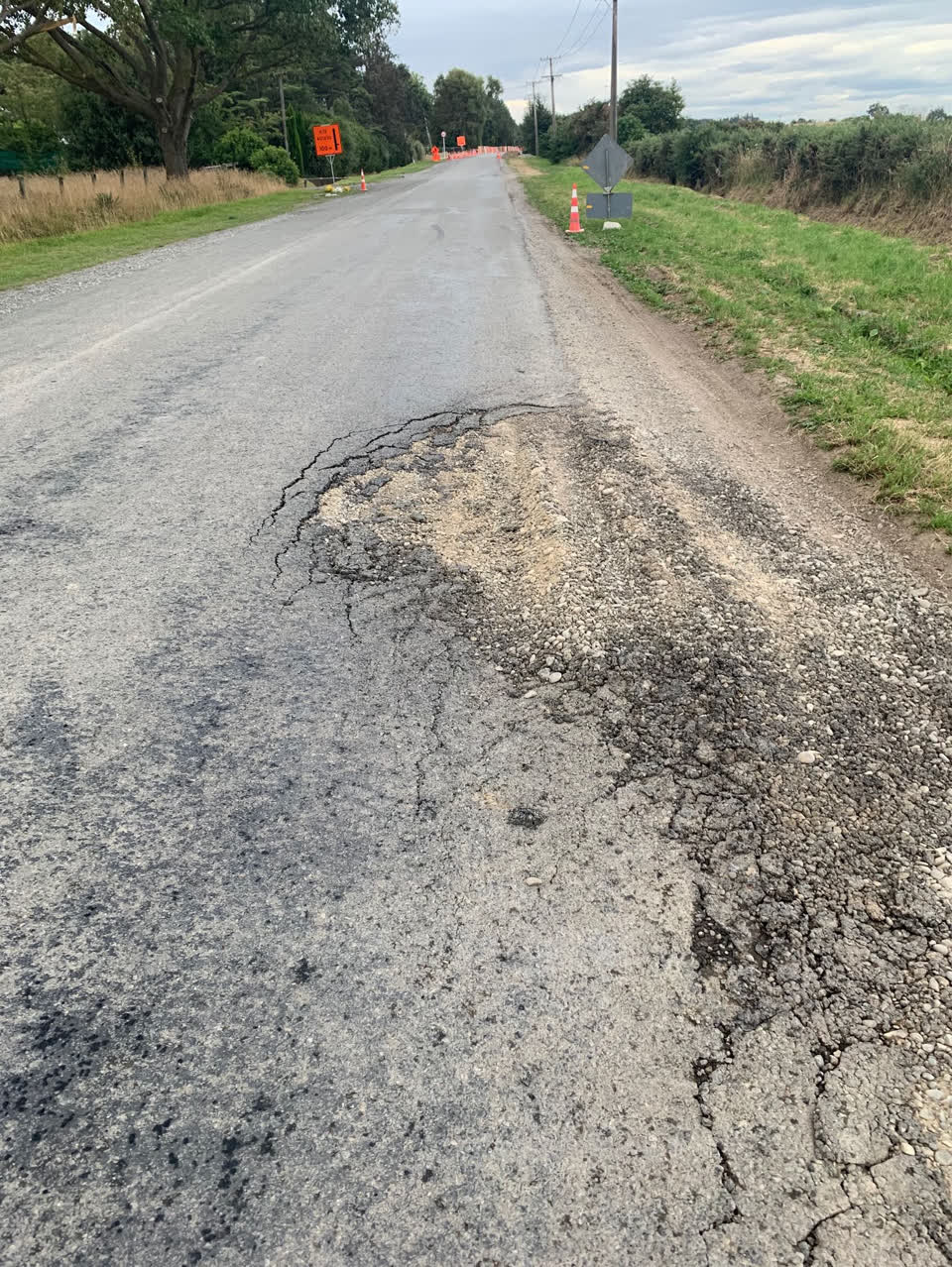 The photograph attached to this roading/streets report