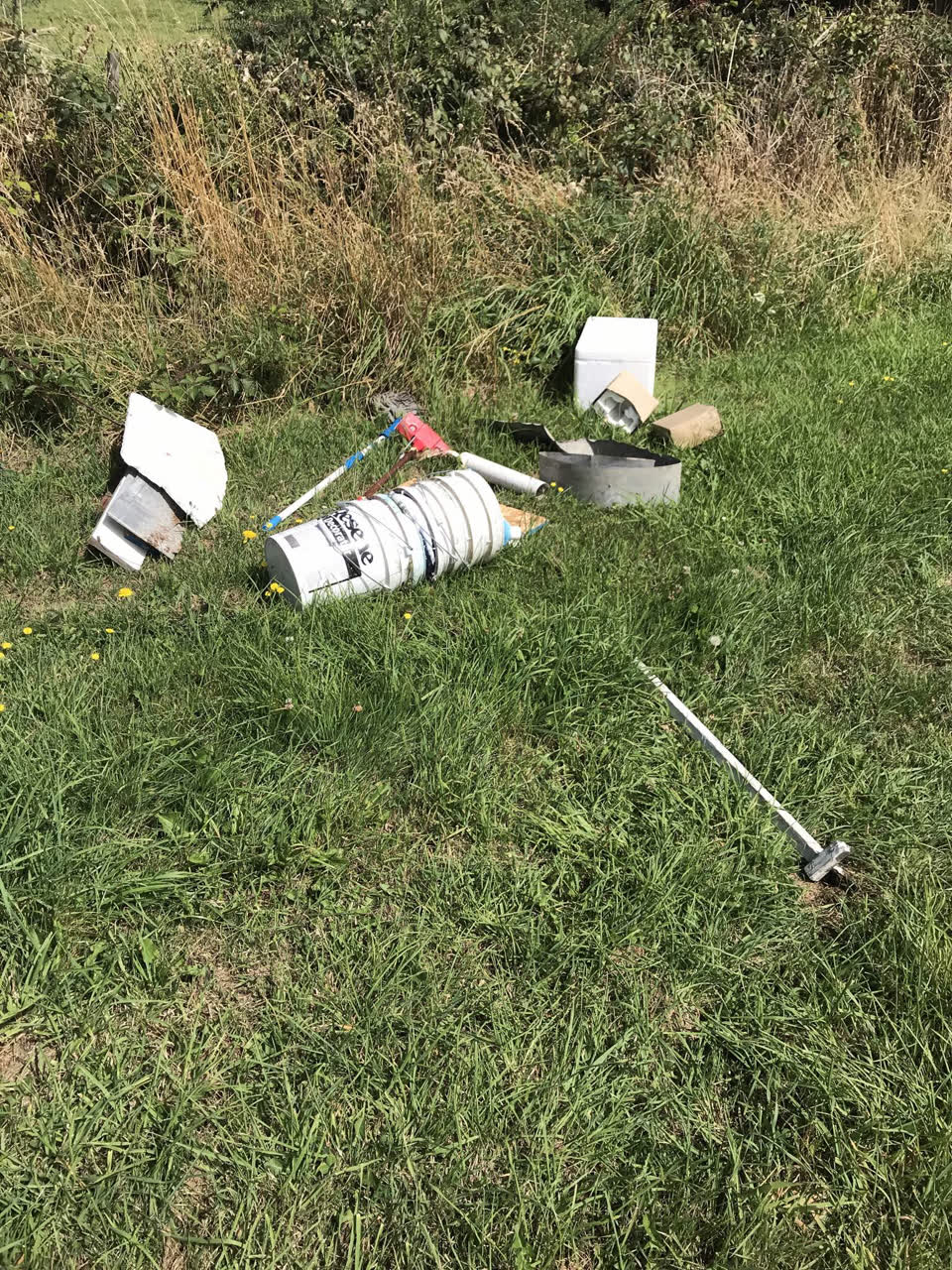 The photograph attached to this rubbish/recycling report