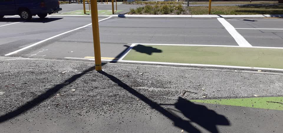 The photograph attached to this roading/streets report