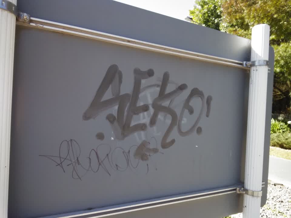 The photograph attached to this graffiti report