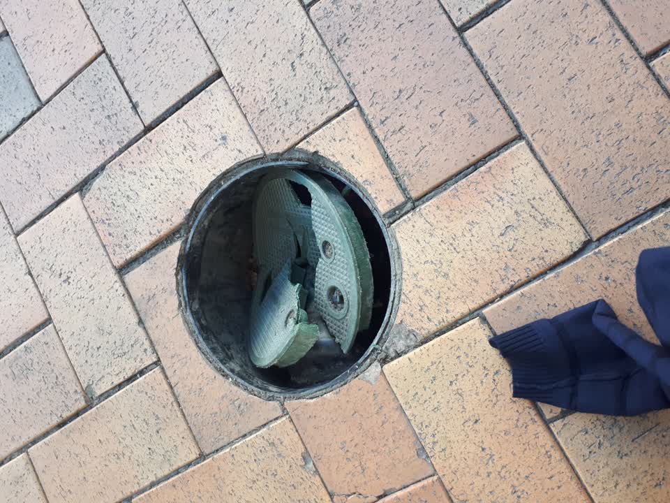 The photograph attached to this roading/streets report