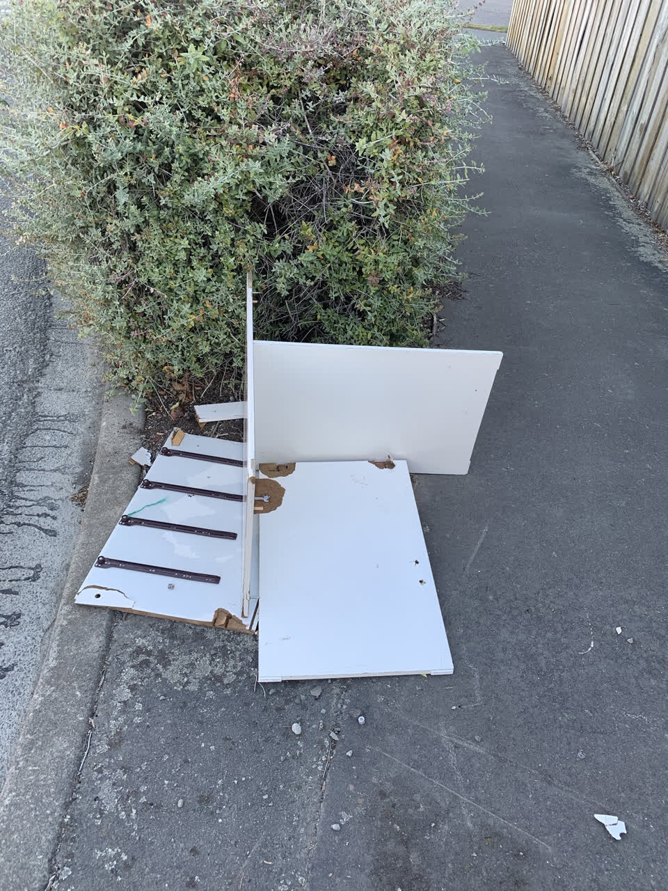 The photograph attached to this rubbish/recycling report