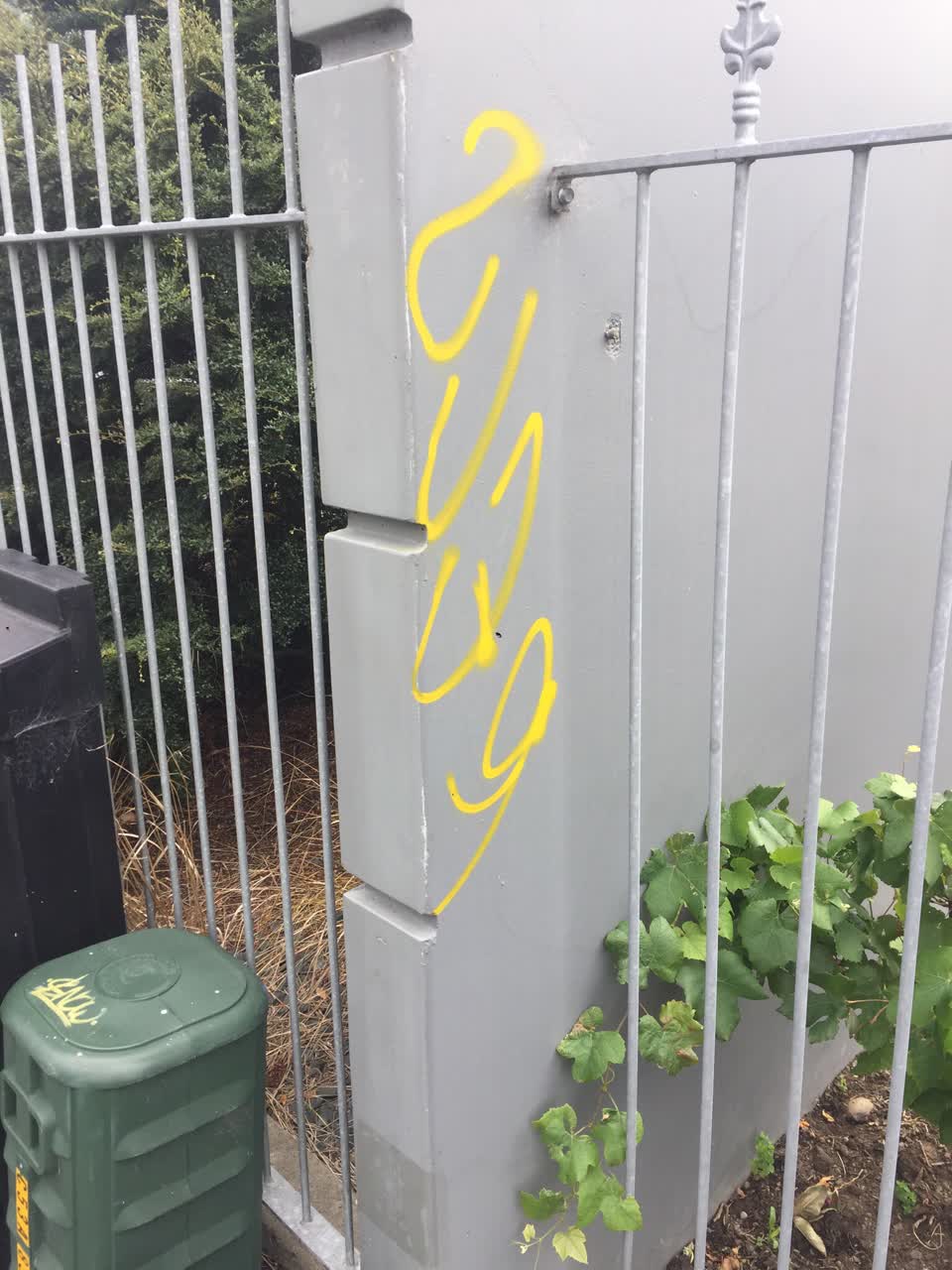 The photograph attached to this graffiti report