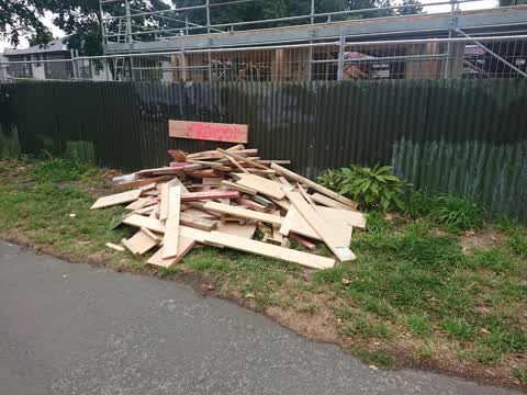 Rubbish/Recycling, a report photo