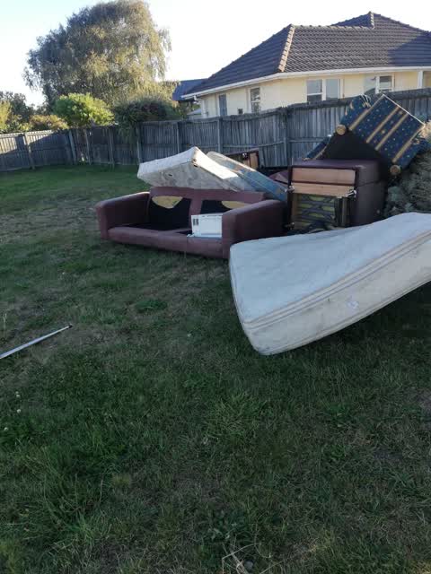 Rubbish/Recycling, a report photo
