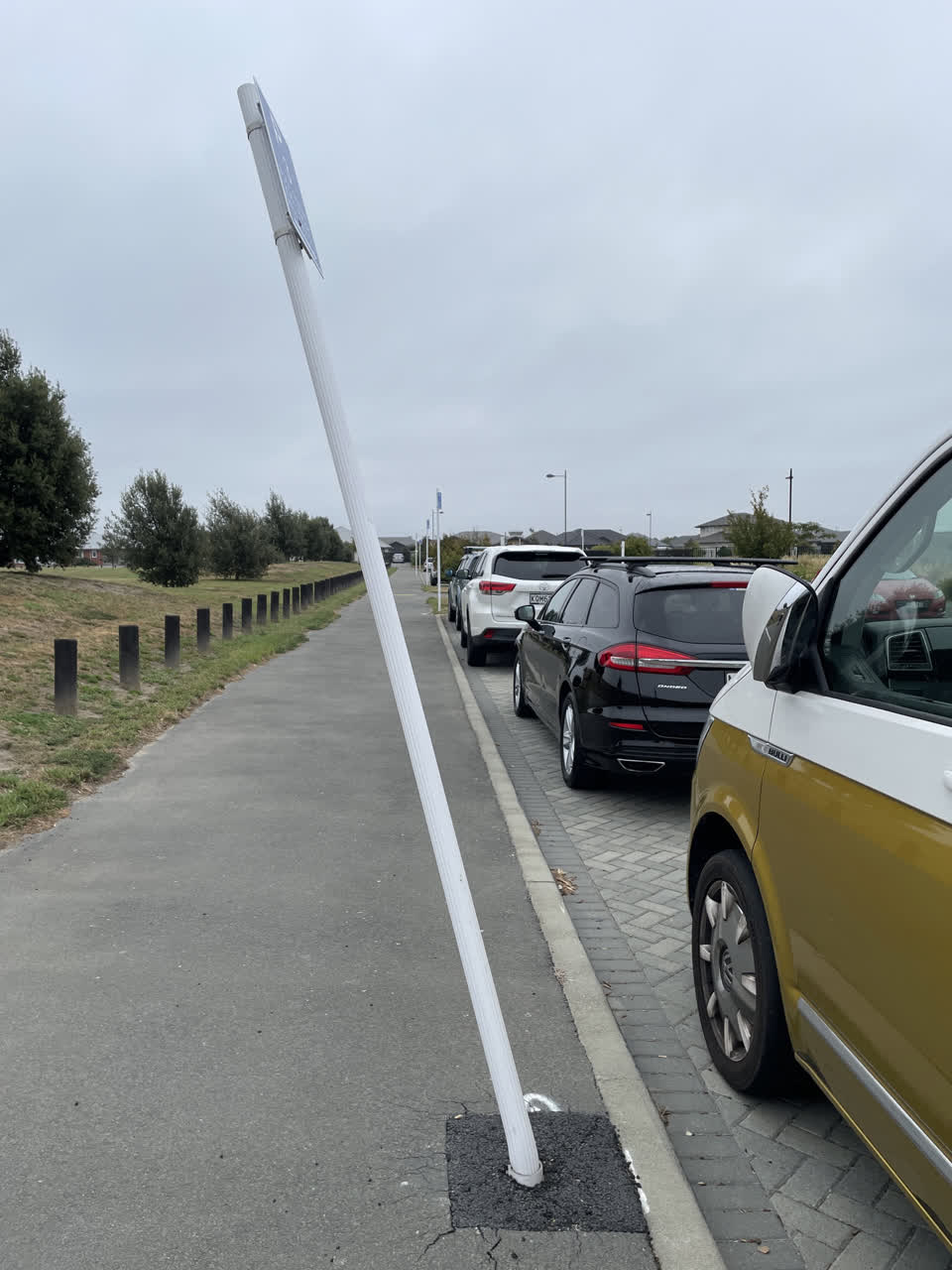 The photograph attached to this roading/streets report