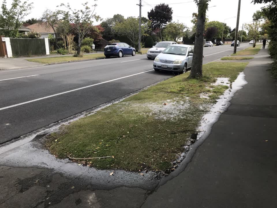 The photograph attached to this sewer - leak / blockage report