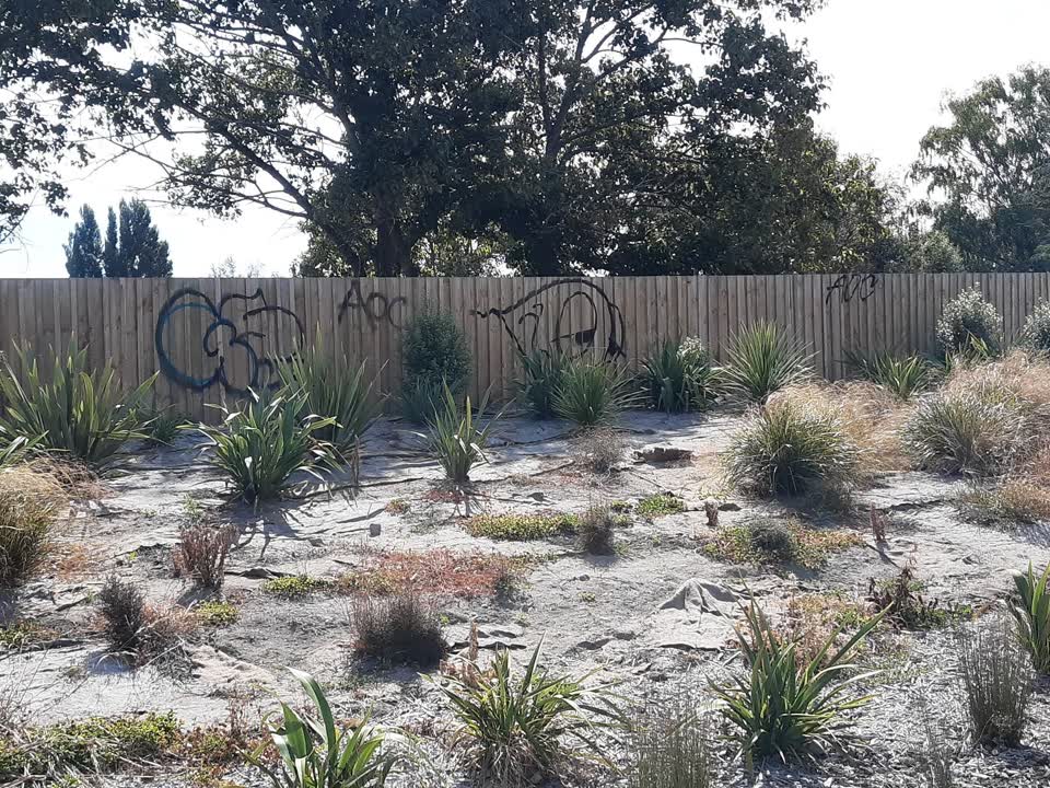 The photograph attached to this graffiti report