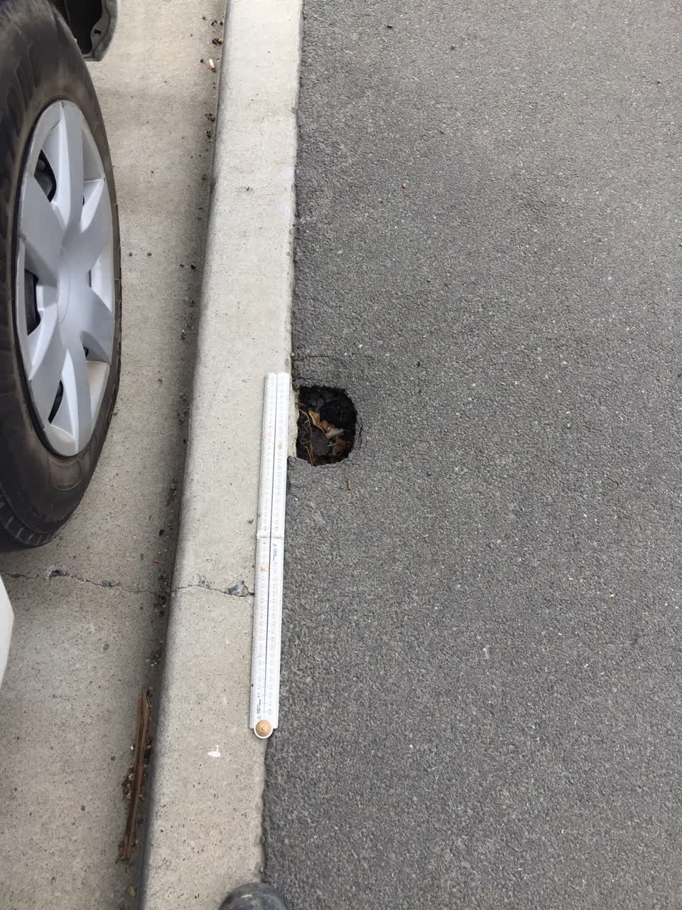 The photograph attached to this roading/streets report
