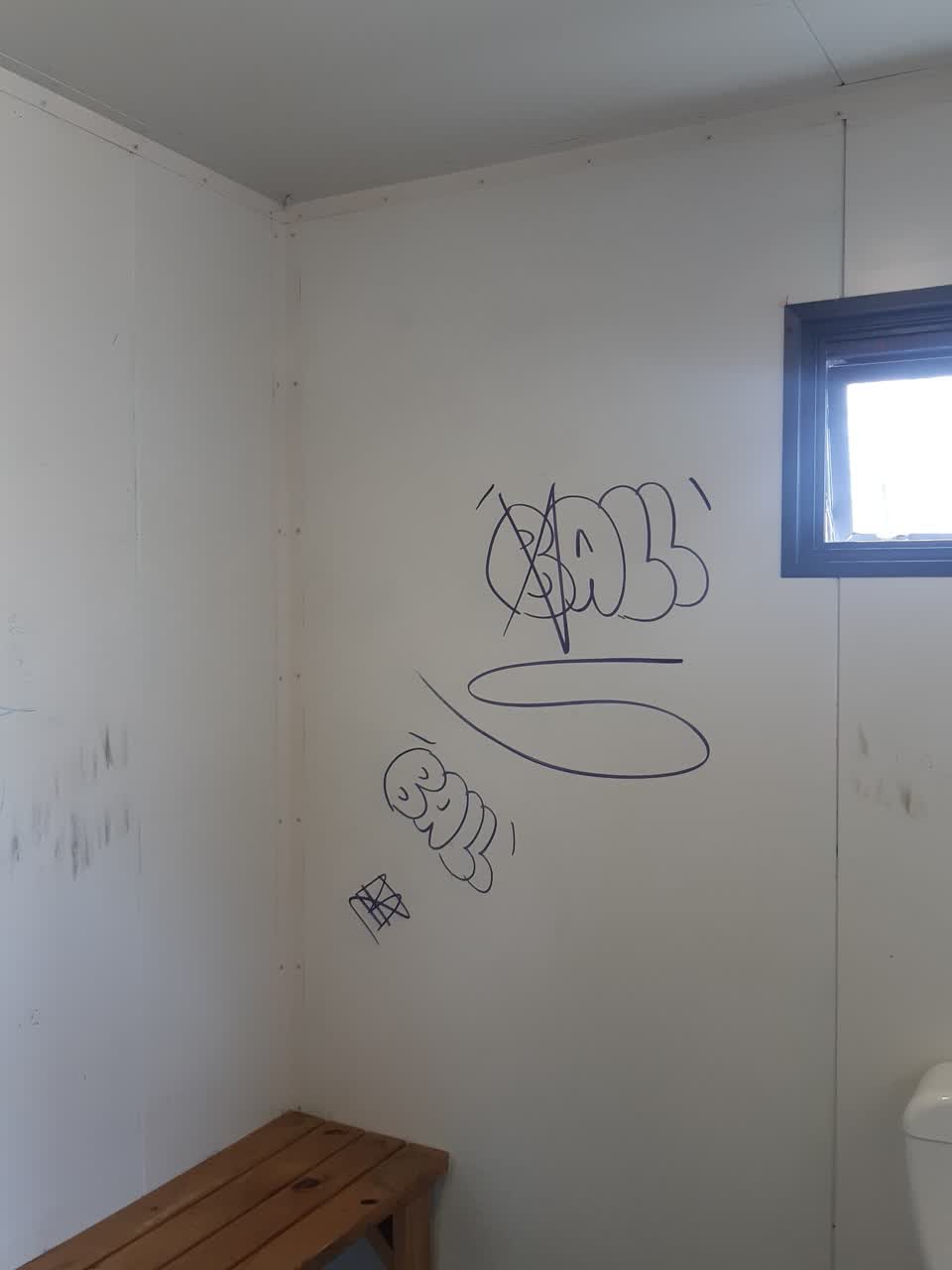 The photograph attached to this graffiti report
