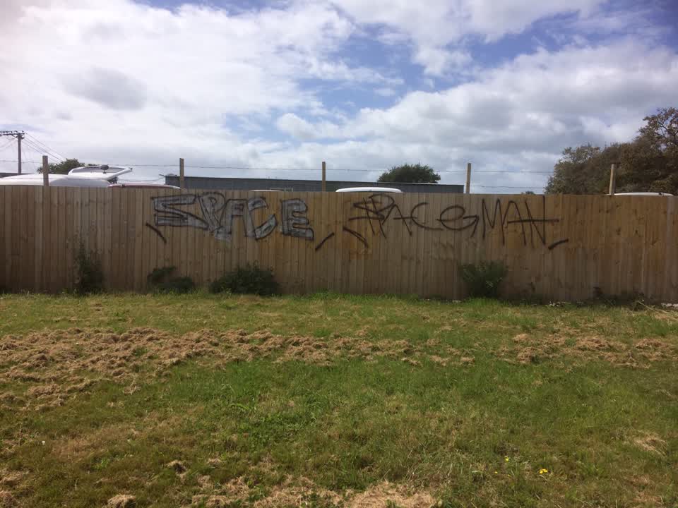 The photograph attached to this graffiti report